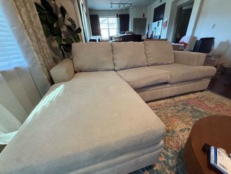 couch w/ convertible chase