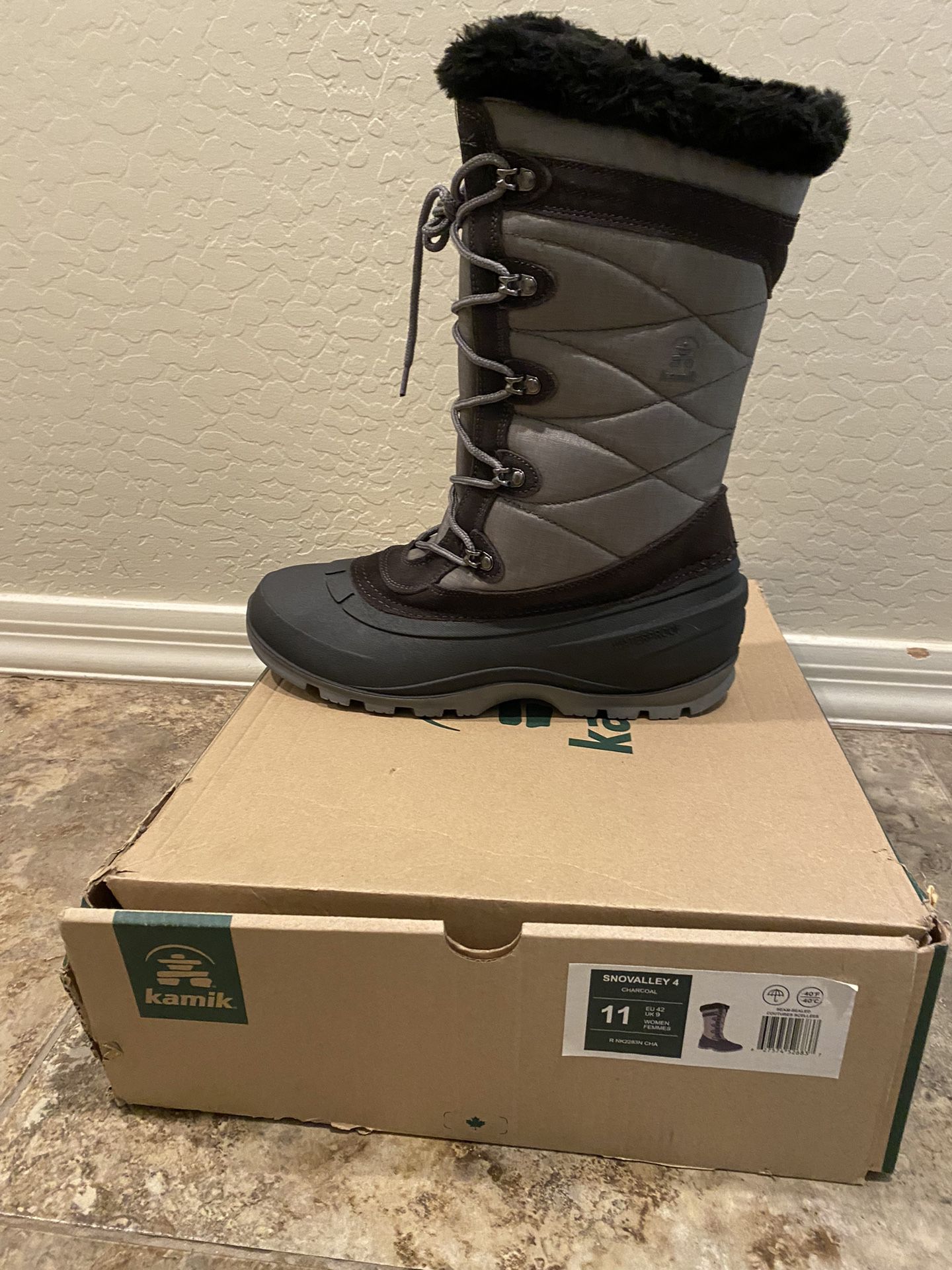 SNOW BOOTS WOMENS SIZES 11