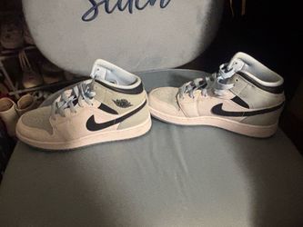 Air Jordan 1 Mid White Grey Black Sneakers