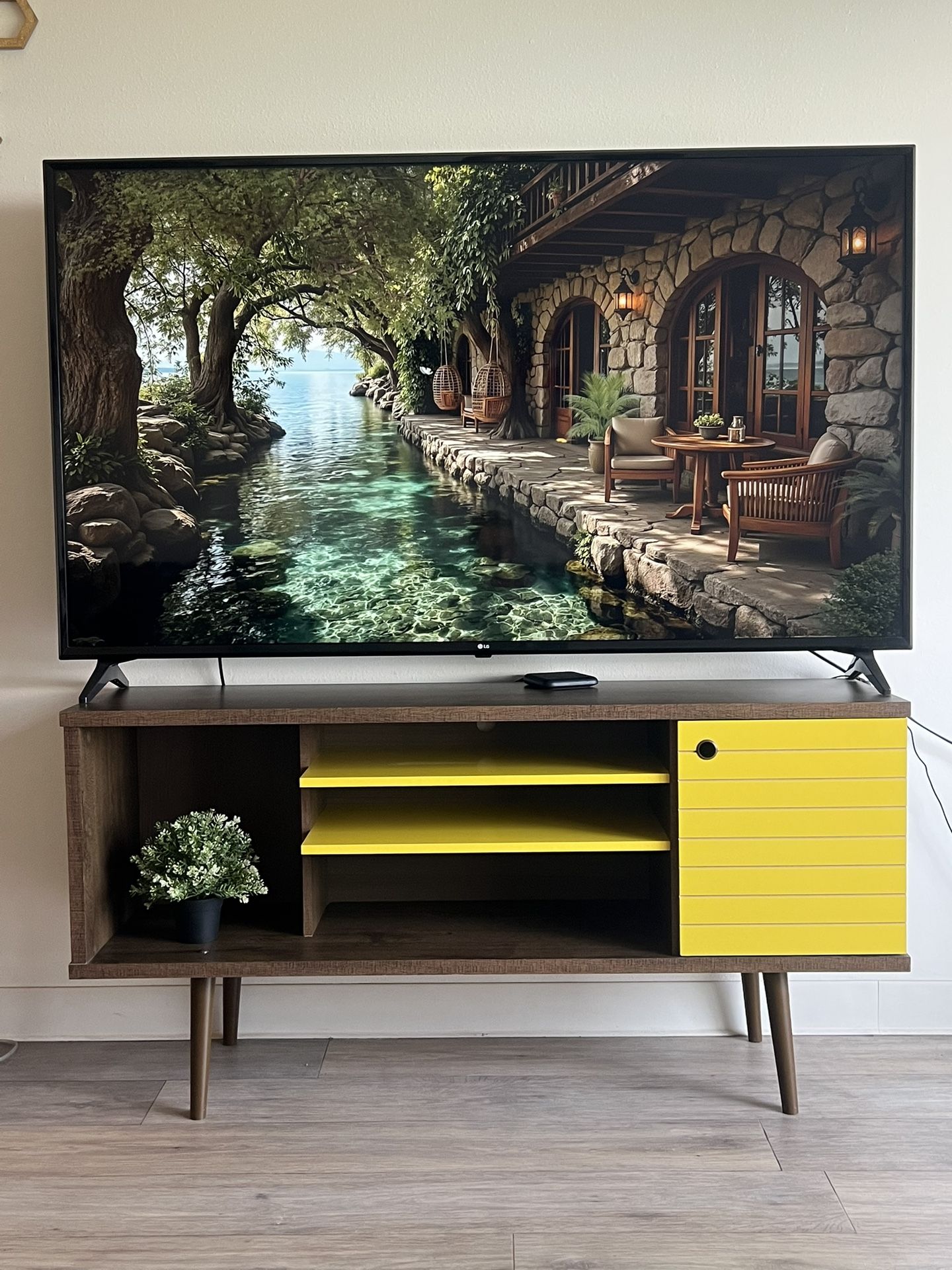 LG TV 65 inches 4K