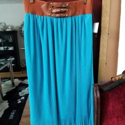 Skinny Pleated Skirt With Attached Belt