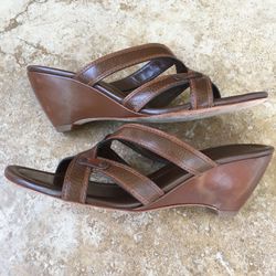 Brown leather sandals shoes, Ladies 7 1/2 B