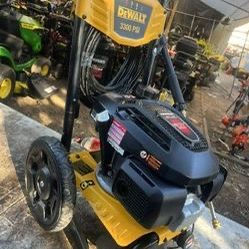 New Nueva 3300 Psi Dewalt Pressure Washer Honda Motor 