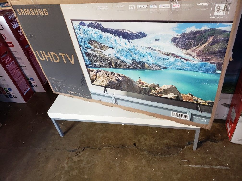 TV Samsung 43", 4k, RU7100, HDR, Bixby, Excellent