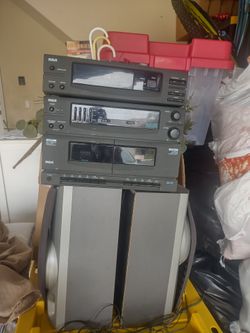Stereo with speakers