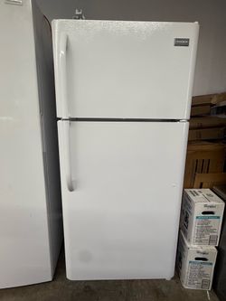 Frigidaire Top Freezer Refrigerator