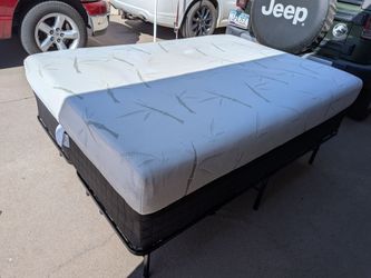 Like New Full Size Bed Set