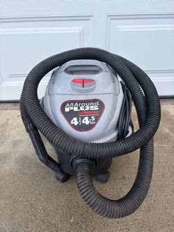 Shop Vac 4 Gal Vacuum