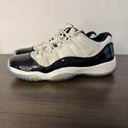 Jordan 11 Low Concord 