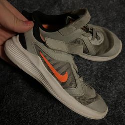 Kids Nike Shoes Size 10 $10