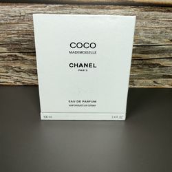 COCO CHANNEL “MADEMOILLSE”