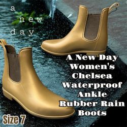 A New Day Women's Chelsea Waterproof Ankle Rubber Rain Boots Size 7 (Olive)
