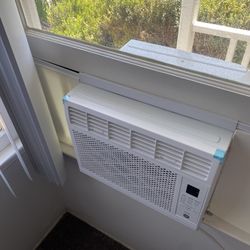 Window Air conditioner-AC/GE 5000 BTU