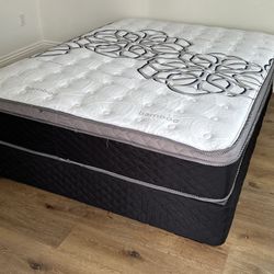 Queen Size Mattress Pillow Top 12"    New Mattress 