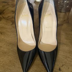 Authentic Louboutins(Red Bottoms), Gucci Purse and Gucci Belt 
