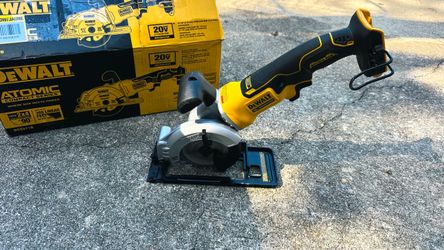 DEWALT 20 VOLT MAX ATOMIC BRUSHLESS 4-1/2” CIRCULAR SAW 🛑NO BATTERY/NO BATERIA