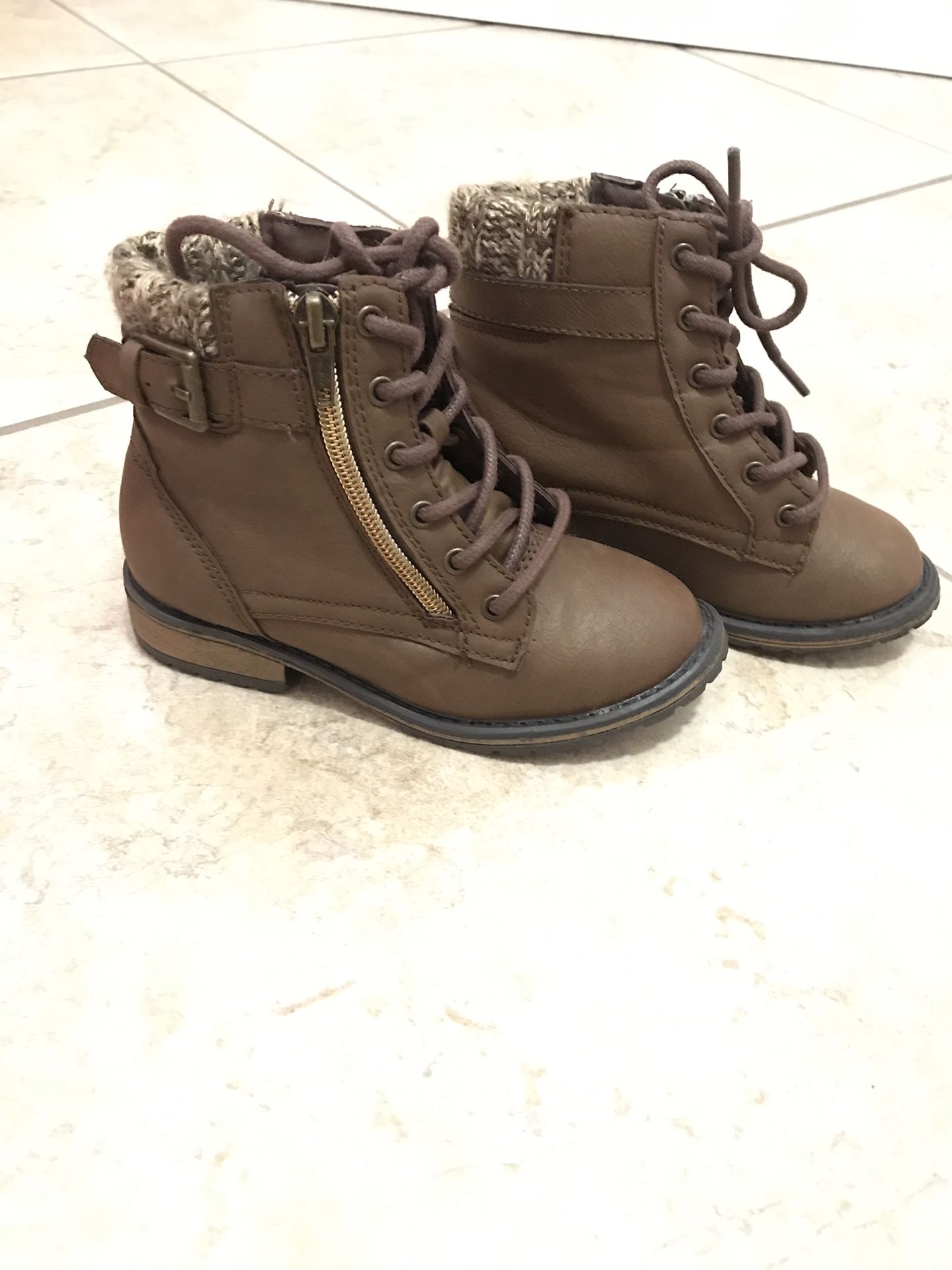 Girls Boots (Size 10)
