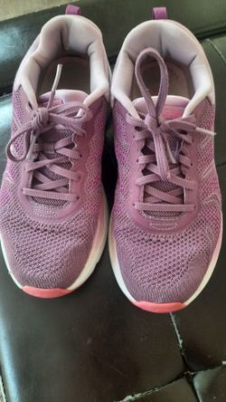 Gym shoes  size 6 1/2