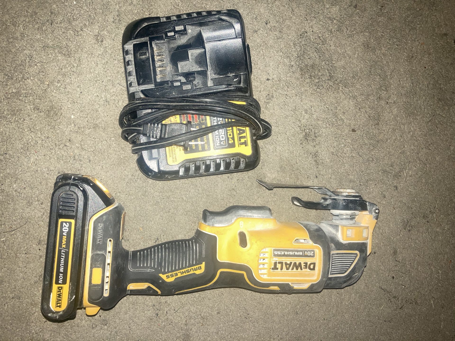 Dewalt 20v Multitool With Battery And Charger