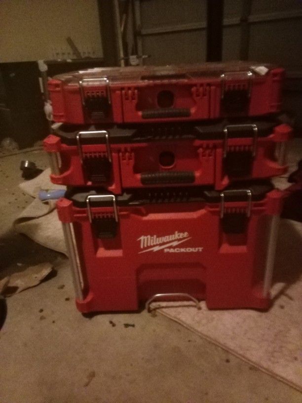 BRAND NEW Milwaukee PackOut System On Wheels