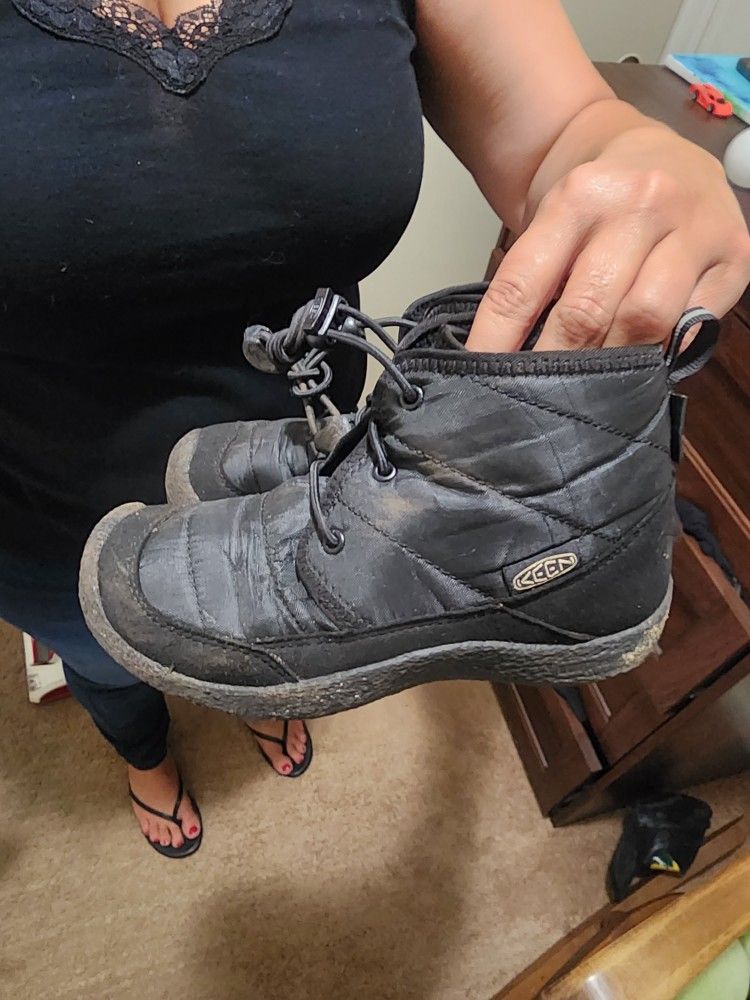 Kids Snow boots Size 1