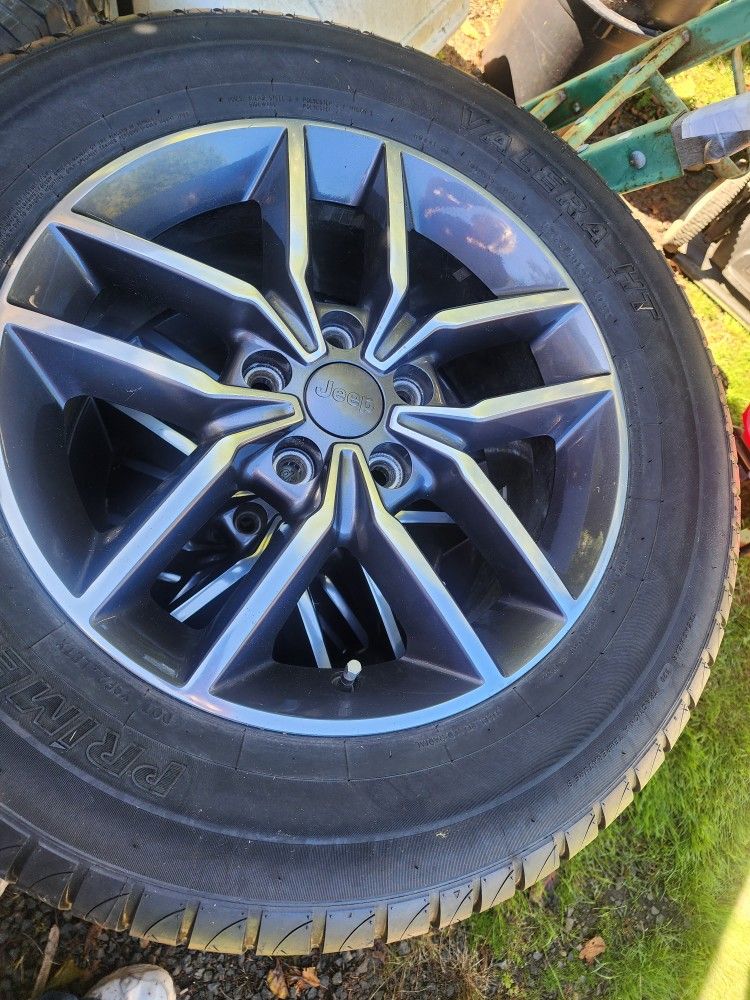 18 Inch Jeep Wheels With Lots Of Tread Left