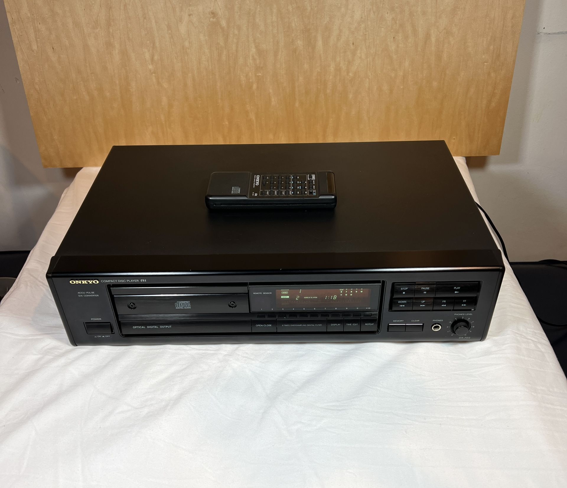Retro Onkyo DX-702 CD Player with Remote