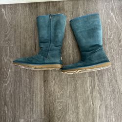 UGG Women’s Boot Size 9 