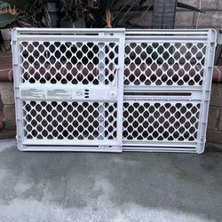 Plastic Gate