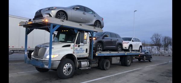 2007 International 4400 4 car hauler carrier 28ft bed dt570. tow truck