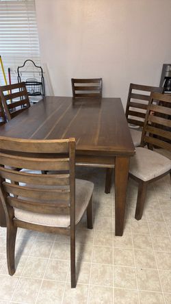 Wood Dining Table with 6 Chairs