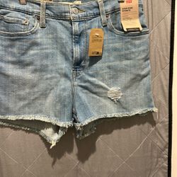 Levi’s shorts NEW SIZE 31