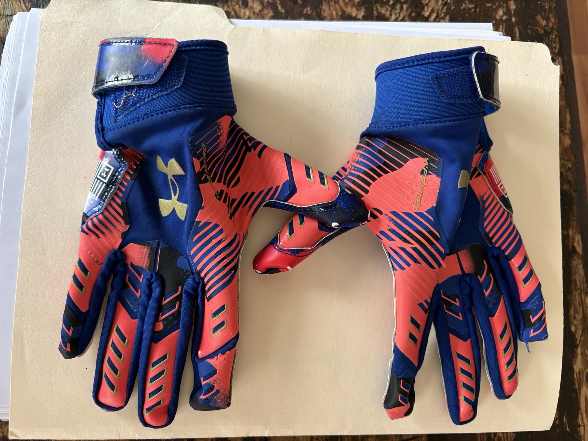 Under Armour F9 Nitro Football Gloves