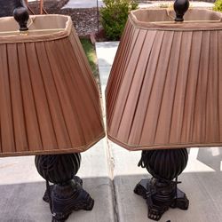 Dos Lamparas De Mesa  