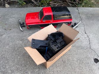 Traxxas Blazer body with complete TRX4 mounting parts.
