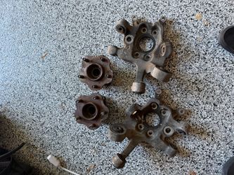 Z32 5 lug hubs and aluminum rear knuckles