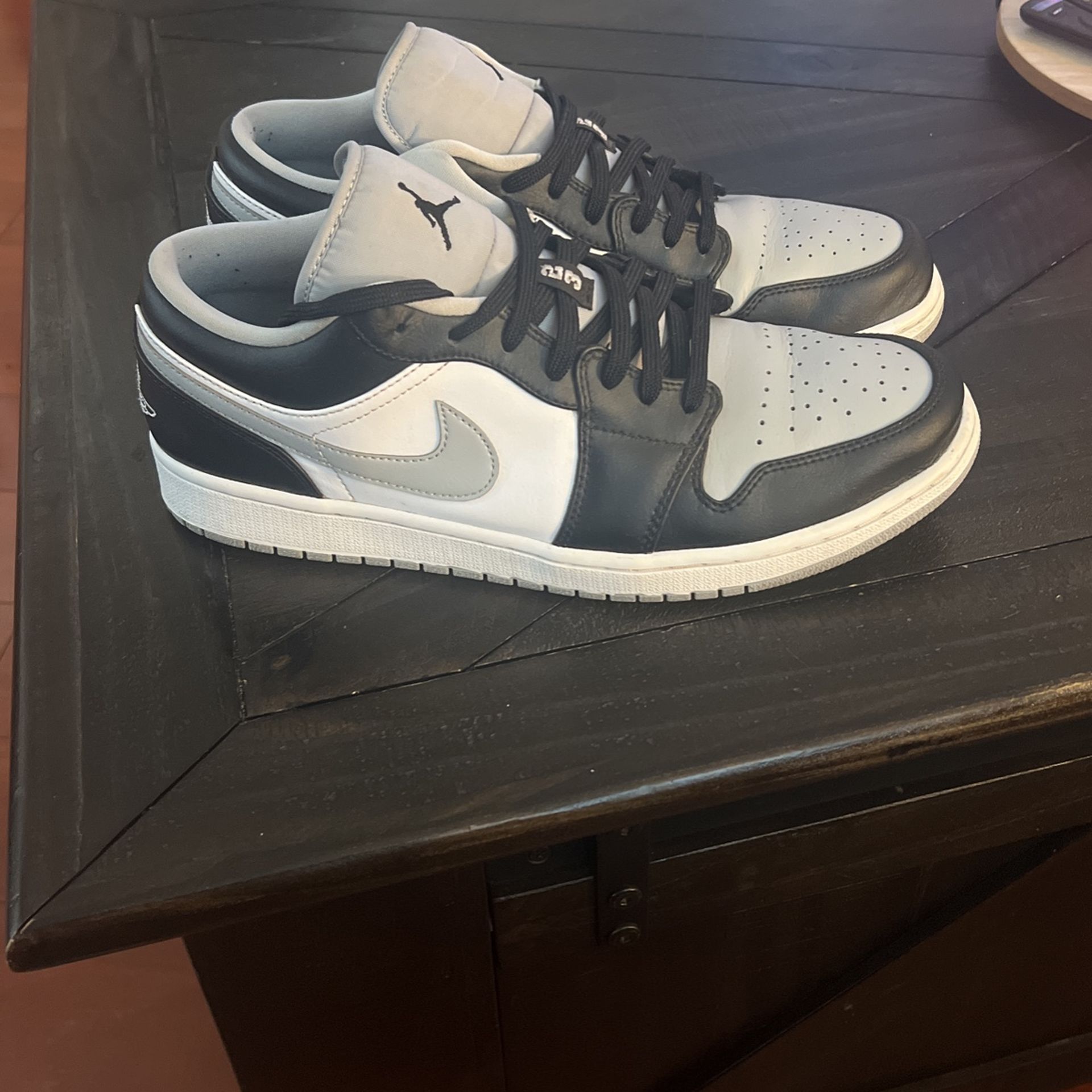 Jordan 1 Low Shadow toe Size 11.5