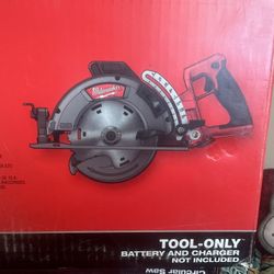Milwaukee 7 1/4 Skillsaw  Tool Only 