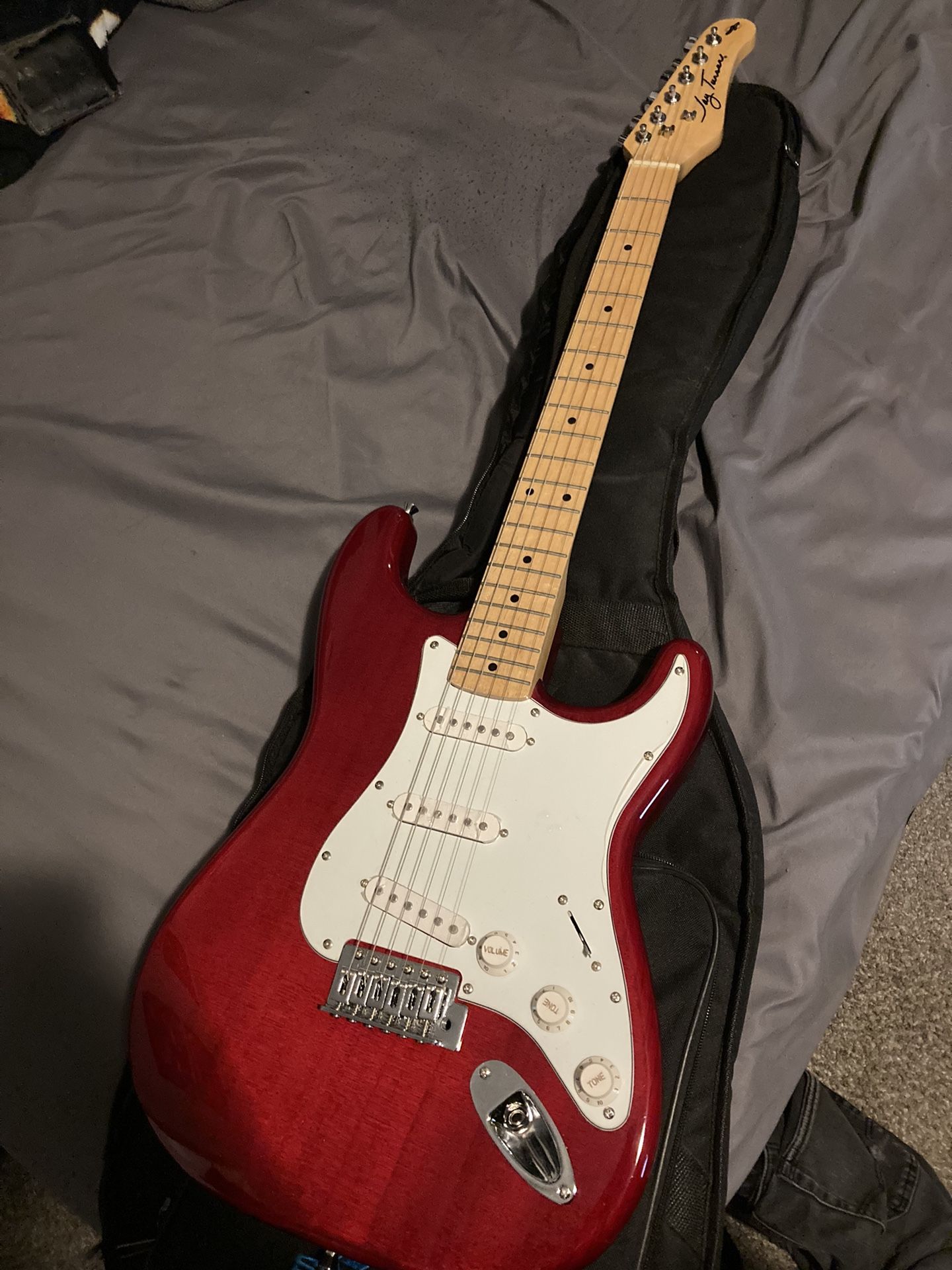 Strat Knock Off Guitar