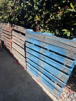 FREE wooden pallets