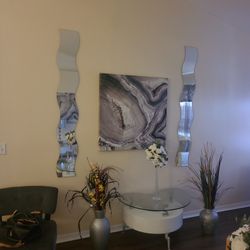 2 Set Pictues With The Mirror 