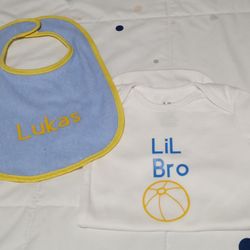 Onsies And Bib Set. Set De Camisetas Y Baberos Y Gorritos de Bebé. .