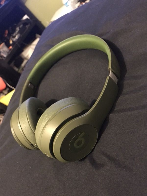 Beats Solo 3 Bluetooth headphones (Turf Green)