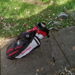 Taylormade Burner Junior Golf Set. RH