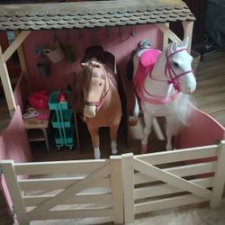 Our Generation Horse Stable With 2 American Girl Horses And All Accessories