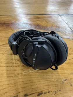 Beyerdynamic DT 770 Pro 80ohm DJ Headphones