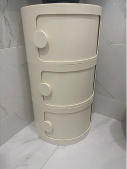 Storage table