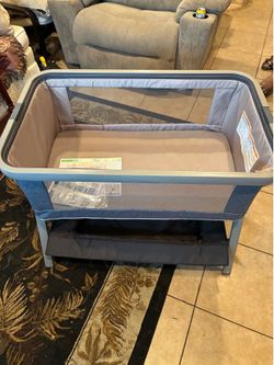 Travel bassinet