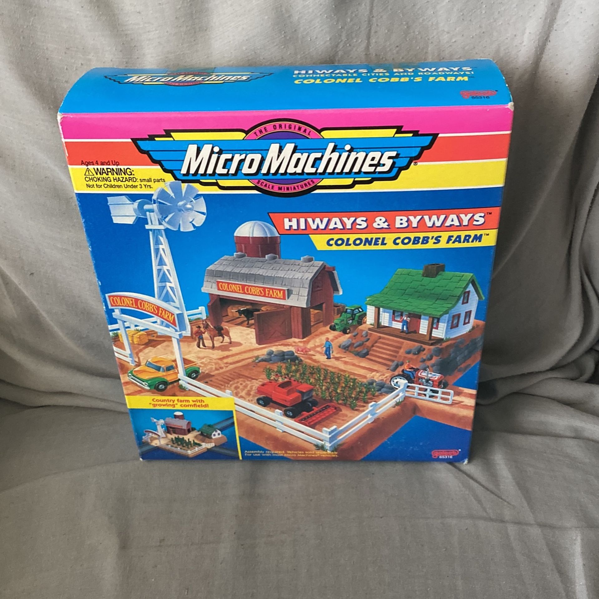 Micro Machine Vintage Hiways & Biways Colonel Cobbs Farm