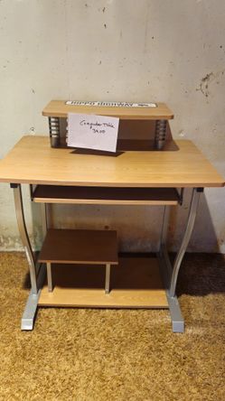 Computer Desk $15